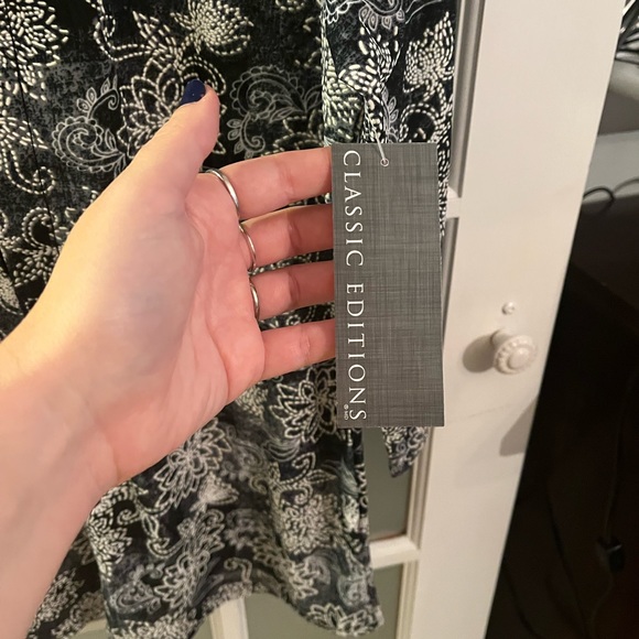 NWT women’s size med fooler top - Picture 4 of 4